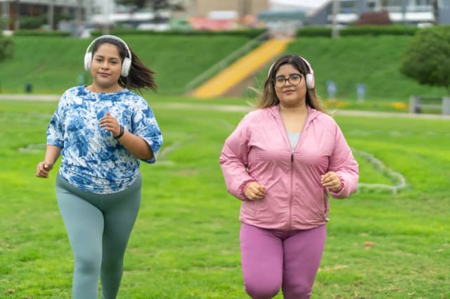 Ile trzeba biegać żeby schudnąć? Odkryj skuteczne metody odchudzania Ile trzeba biegać żeby schudnąć? Odkryj skuteczne metody odchudzania