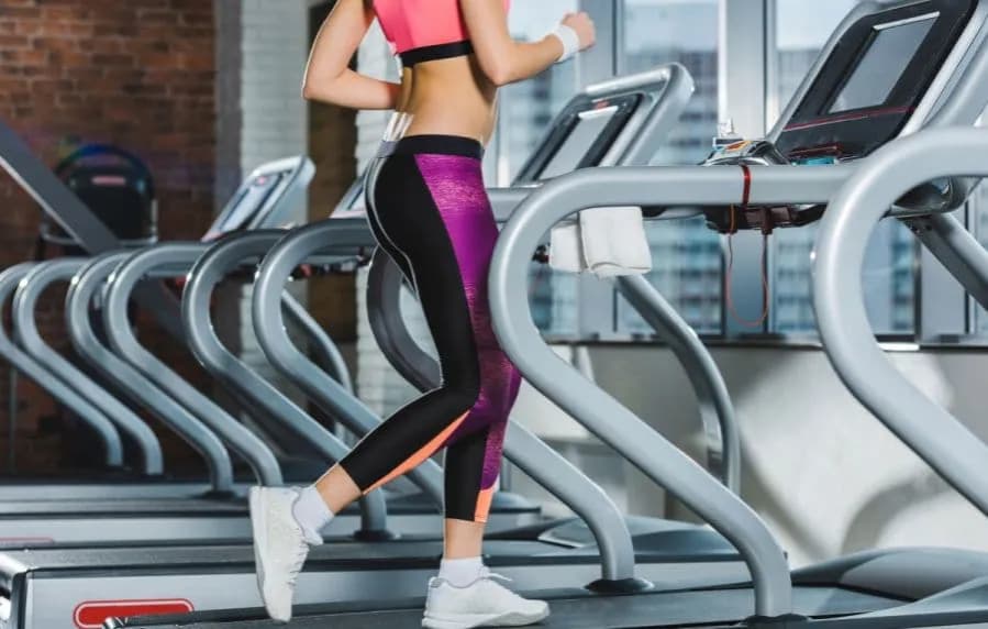 Bieżnia elektryczna czy magnetyczna - co wybrać, aby zaoszczędzić? Bieżnia elektryczna czy magnetyczna - co wybrać, aby zaoszczędzić?